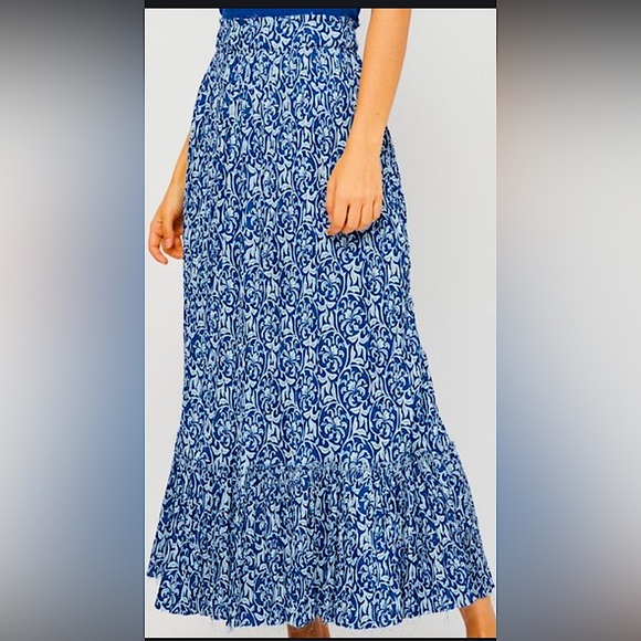 Brand New Zara Floral Print long skirt in size S. Navy Blue. - Picture 3 of 9